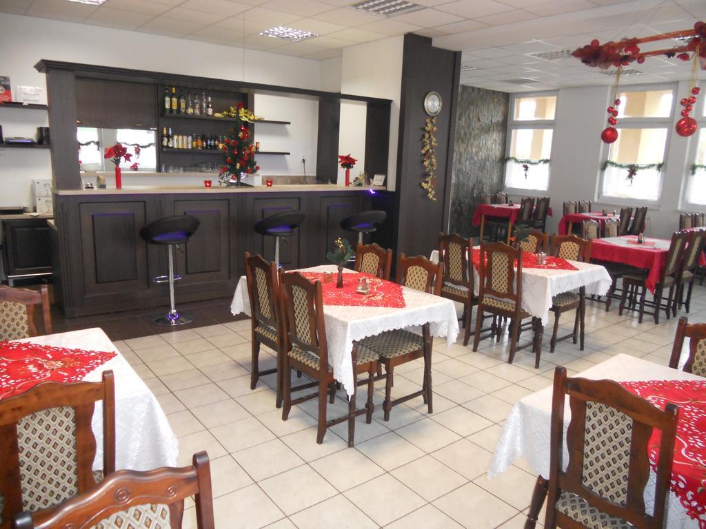 Motel Madona Banská Bystrica Buitenkant foto
