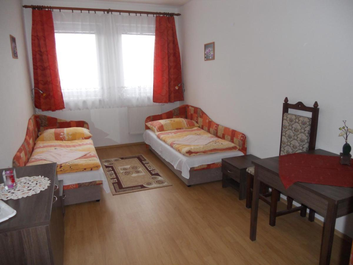 Motel Madona Banská Bystrica Kamer foto